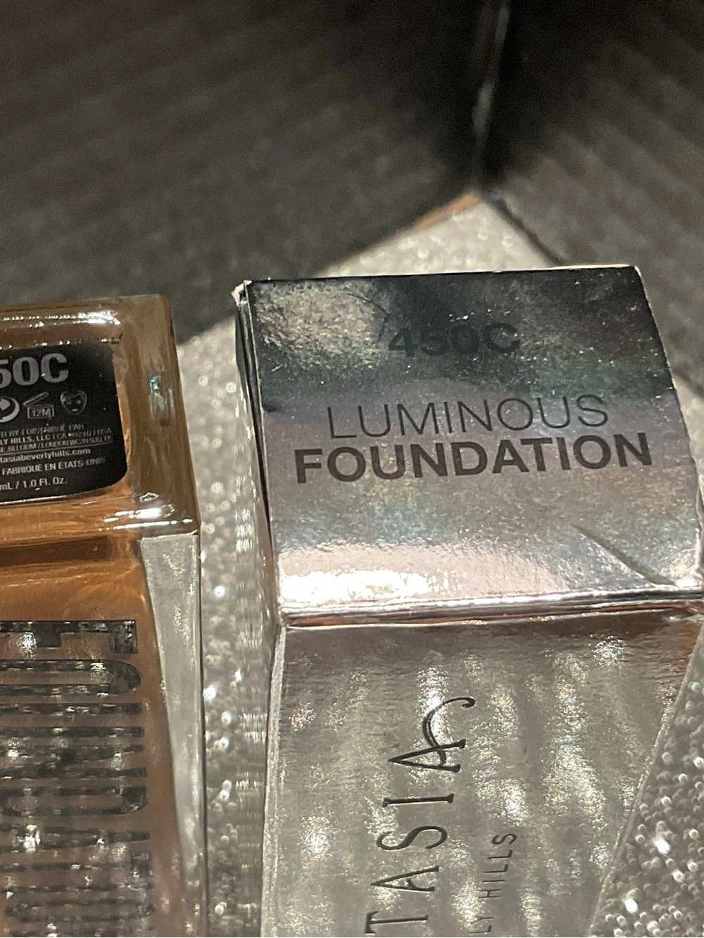 Anastasia Beverly Hills Luminous Foundation - 450C